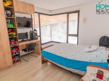 LUJOSA CASA MODERNA DE OPORTUNIDAD AMOBLADA EN CHALLUABAMBA