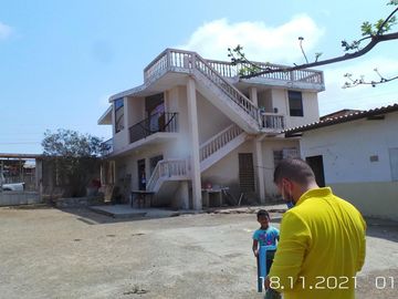 Casa Unifamiliar en Lotización Monterrocke, Montecristi