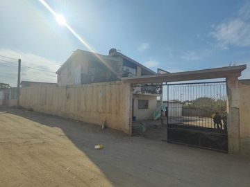 Casa Unifamiliar en Lotización Monterrocke, Montecristi