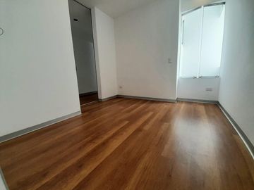 BAJO DE PRECIO AMPLIO DEPARTAMENTO CERCA AL OVALO GUTIERREZ