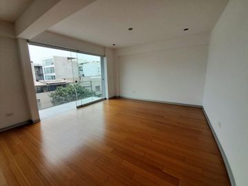 BAJO DE PRECIO AMPLIO DEPARTAMENTO CERCA AL OVALO GUTIERREZ