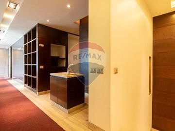 ¡Arrienda Dúplex Comercial en Av. del Valle!