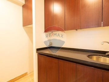 ¡Arrienda Dúplex Comercial en Av. del Valle!