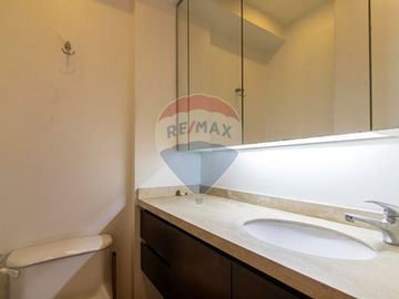 ¡Arrienda Dúplex Comercial en Av. del Valle!