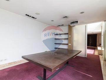 ¡Arrienda Dúplex Comercial en Av. del Valle!