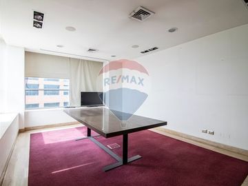 ¡Arrienda Dúplex Comercial en Av. del Valle!