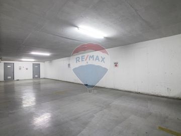 ¡Arrienda Dúplex Comercial en Av. del Valle!