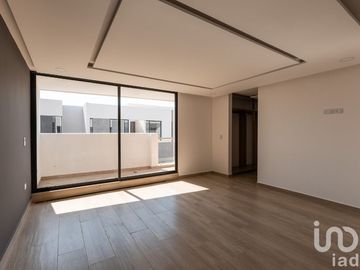 Estrena Casa 5 Recamaras (1 PB) en Lomas de Angelópolis III ¡Terraza!