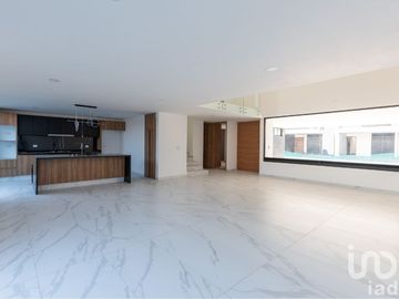 Estrena Casa 5 Recamaras (1 PB) en Lomas de Angelópolis III ¡Terraza!