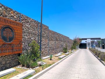 VENTA DE CASA EN RESIDENCIAL LUCENDI. ATRAS DE PLAZA SAN DIEGO