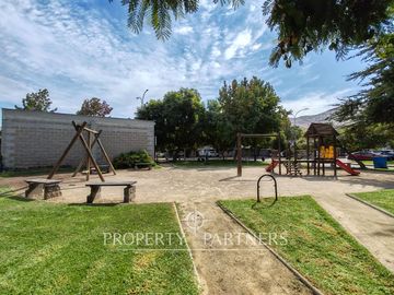 Hermosa y Acogedora Casa en Venta en Condominio
