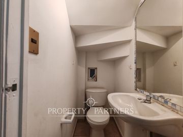 Hermosa y Acogedora Casa en Venta en Condominio