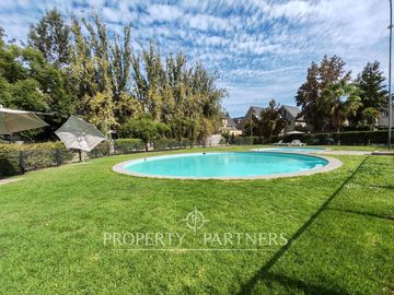 Hermosa y Acogedora Casa en Venta en Condominio
