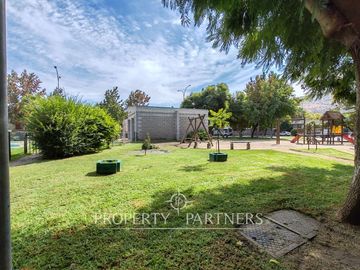 Hermosa y Acogedora Casa en Venta en Condominio