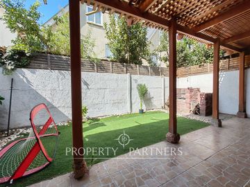 Hermosa y Acogedora Casa en Venta en Condominio
