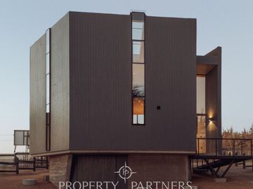 Pichilemu, Nueva casa en condominio con vista al mar