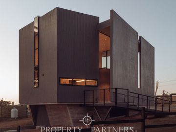 Pichilemu, Nueva casa en condominio con vista al mar