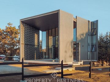 Pichilemu, Nueva casa en condominio con vista al mar