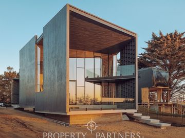 Pichilemu, Casa Nueva en Condominio con vista al mar