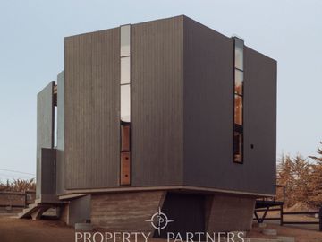 Pichilemu, Casa Nueva en Condominio con vista al mar