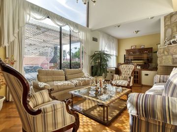 Gran Casa En Jardines del sur
