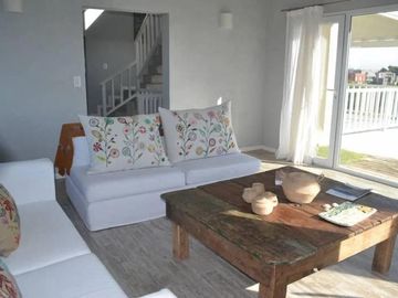 Casa en venta - 4 Dormitorios 4 Baños - 334Mts2 - Costa Esmeralda, Pinamar