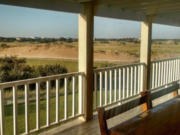 Casa en venta - 4 Dormitorios 4 Baños - 334Mts2 - Costa Esmeralda, Pinamar