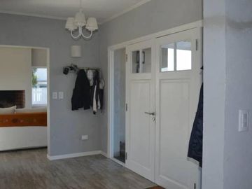 Casa en venta - 4 Dormitorios 4 Baños - 334Mts2 - Costa Esmeralda, Pinamar