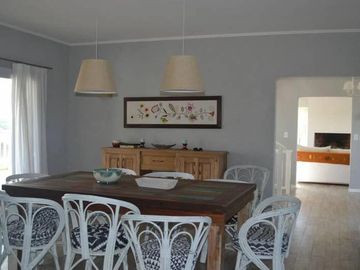 Casa en venta - 4 Dormitorios 4 Baños - 334Mts2 - Costa Esmeralda, Pinamar