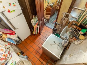 VENTA CASA EN SAN ISIDRO CON JARDÍN Y PISCINA