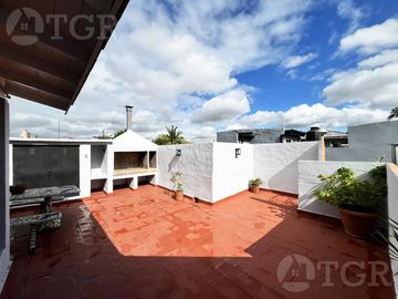 Venta Luminoso PH con Patio, Parrilla y Balcón Villa Adelina