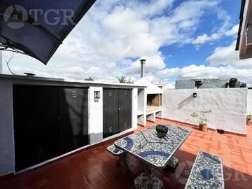 Venta Luminoso PH con Patio, Parrilla y Balcón Villa Adelina
