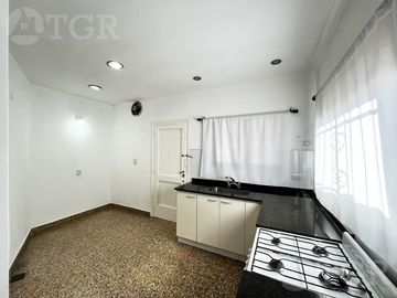 Venta Luminoso PH con Patio, Parrilla y Balcón Villa Adelina