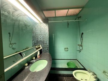 Casa cinco ambientes a la venta en Wilde Apto credito