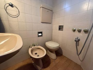 Casa cinco ambientes a la venta en Wilde Apto credito