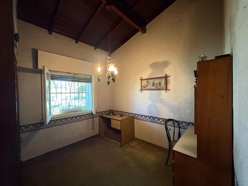 Casa cinco ambientes a la venta en Wilde Apto credito