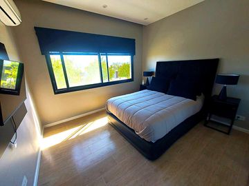 Venta casa El Cantón Norte - lote al lago - Pileta y Muelle