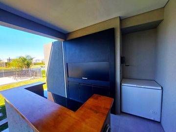 Venta casa El Cantón Norte - lote al lago - Pileta y Muelle