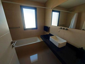 Venta casa El Cantón Norte - lote al lago - Pileta y Muelle