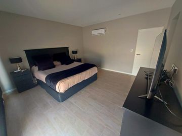 Venta casa El Cantón Norte - lote al lago - Pileta y Muelle