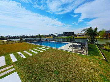 Venta casa El Cantón Norte - lote al lago - Pileta y Muelle