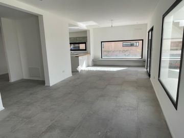 Casa en venta en puertos del lago de escobar