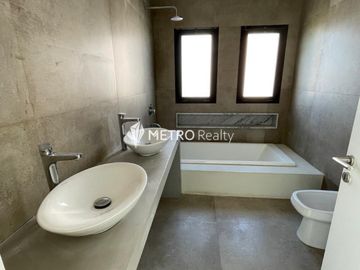 Casa en venta en puertos del lago de escobar