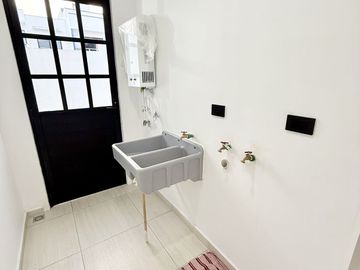 Casa en venta con diseño minimalista en fracc. privado en Coatepec