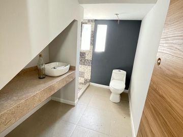 Casa en Venta en Grand Juriquilla, 3 Recámaras, 3 Baños, Roof Garden, Jardín