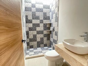 Casa en Venta en Grand Juriquilla, 3 Recámaras, 3 Baños, Roof Garden, Jardín