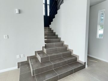 Casa en Venta en Grand Juriquilla, 3 Recámaras, 3 Baños, Roof Garden, Jardín