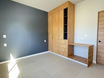 Casa en Venta en Grand Juriquilla, 3 Recámaras, 3 Baños, Roof Garden, Jardín