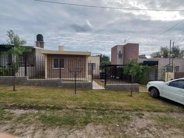 En Venta Casa en La Falda Córdoba. Apto Crédito