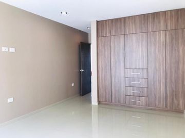 Venta de casa en Cumbres del Lago de 4 rec y Roof Garden